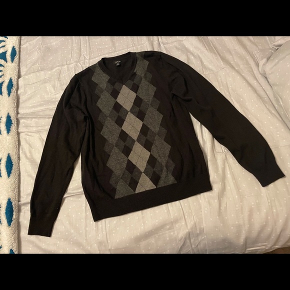 Argyle V-Neck Sweater - Picture 4 of 5